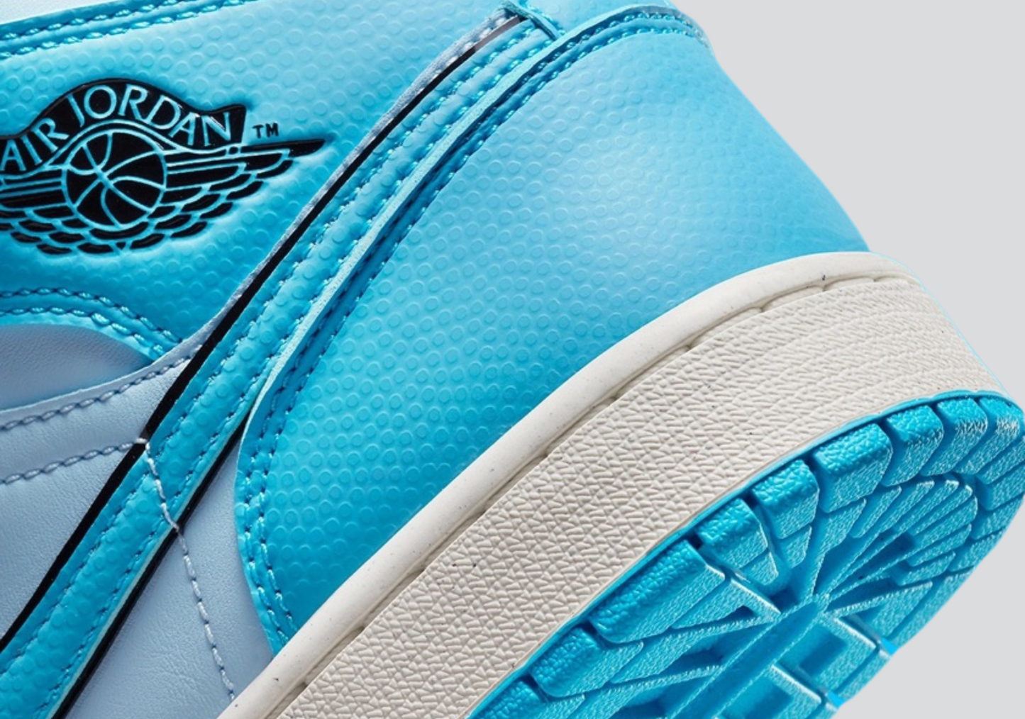 Air Jordan 1 Mid SE Ice Blue (W)