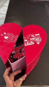 31 HATS - NY PEARLS 'SPECIAL BOX'